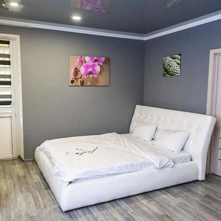 Cozy Apartment In A New Building Close To The Downtown Киев Экстерьер фото
